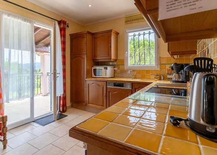 Beautiful Home In Lauris With Wifi